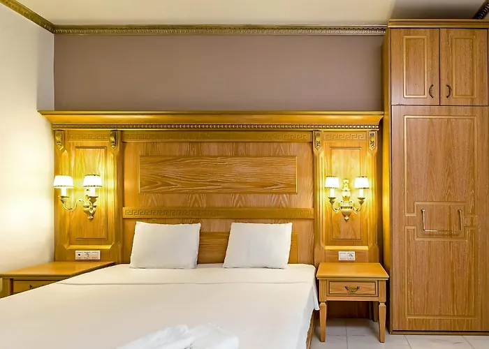 Halkidiki Greek Pride ηotel And Skála Foúrkas