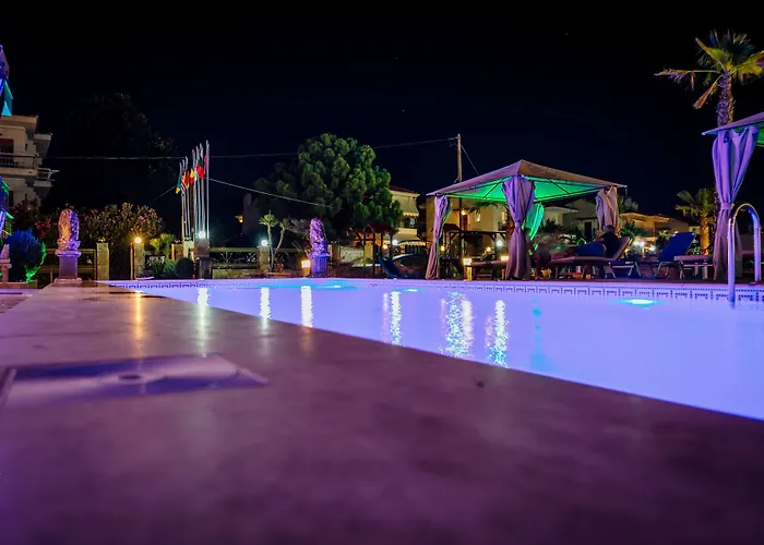 Halkidiki Greek Pride ηotel And Hotel apartamentowy 3*