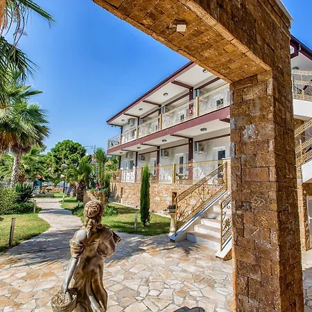 Ξενοδοχείο με διαμερίσματα Halkidiki Greek Pride ηotel&apartments 3*