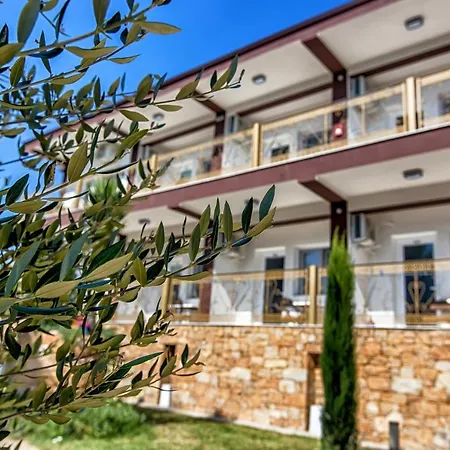 Ξενοδοχείο με διαμερίσματα Halkidiki Greek Pride ηotel&apartments 3*